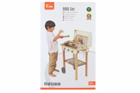 Barbecue en bois avec accessoires