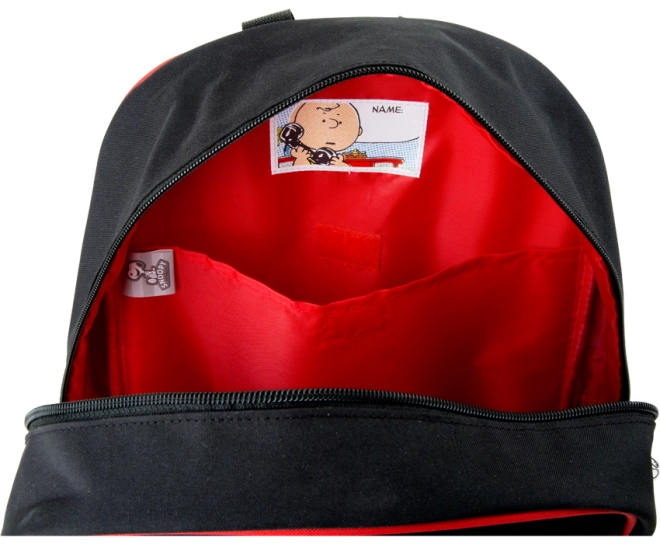 Geräumige Hauptkammer mit Namensschild