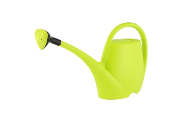 Long spout for efficient watering