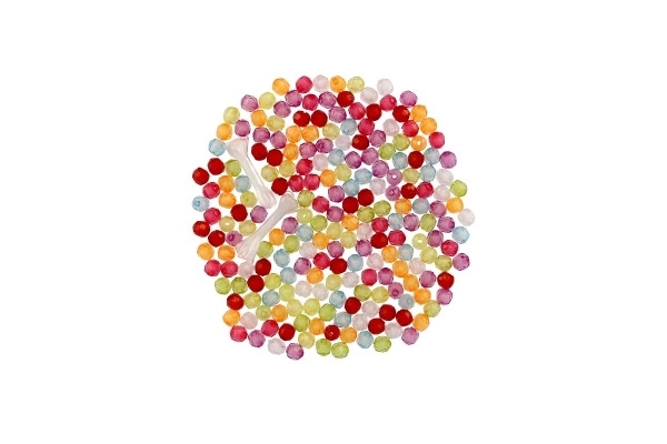 Kralen met koord plastic mix kleuren in plastic doosje 3,5x12,5cm