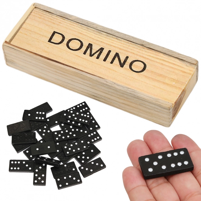 Houten domino in een doos