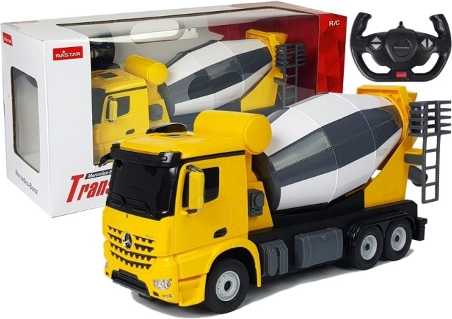 Op afstand bestuurbare betonmixer Mercedes-Benz Arocs Rastar 1:14 geel