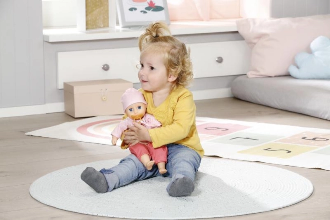 Encourages imagination and fine motor skills