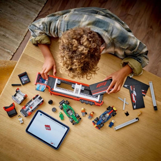 LEGO City F1-LKW mit Rennfahrzeugen
