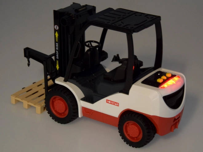 Grote heftruck met pallet
