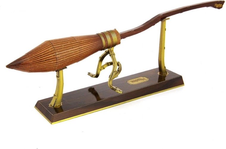 Realistische metalen replica van de Nimbus 2000