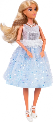 Glittery dress and elegant accessories