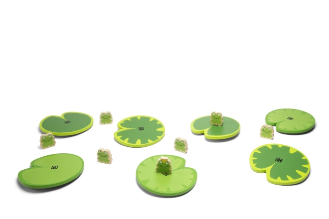 Balance training on lily pads