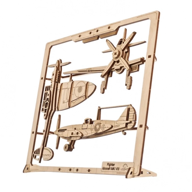 Ugears hölzernes mechanisches Puzzle Jagdflugzeug