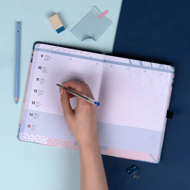 NOTIQUE Agenda Familiale – l'assistant de tous les parents 2025, 15 x 21 cm