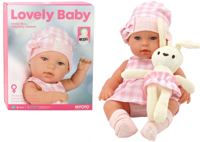 Poppenbaby met Drager Konijntje in Roze Geruite Kleding
