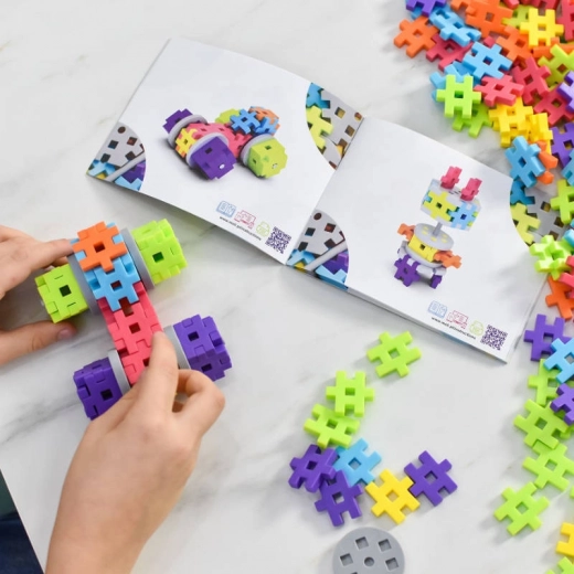 Creative building with guide