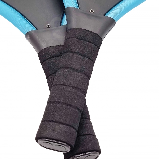 Grote rackets voor tennis en badminton voor kinderen met een bal