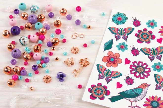 Armbanden en tatoeages, bloemen