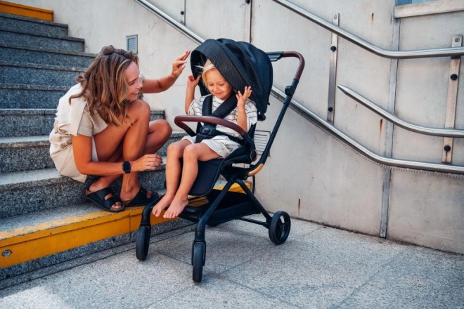 Sportieve kinderwagen MoMi ADELLE zwart goud 2023