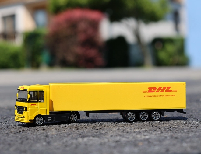 Vrachtwagen met aanhanger DHL 19 cm