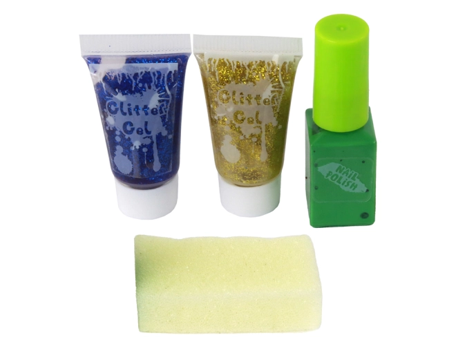 Glitzer-Effekte und Nail Art in einem