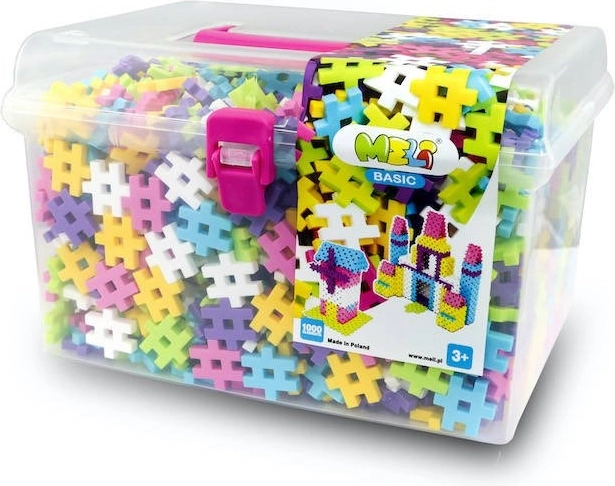 Practical travel box with handle