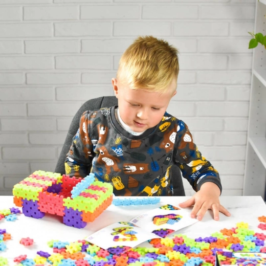 Learning through play: motor skills, creativity, focus