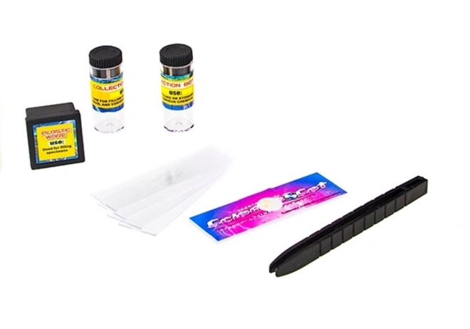 Grote microscoop voor een kleine wetenschapper op batterijen