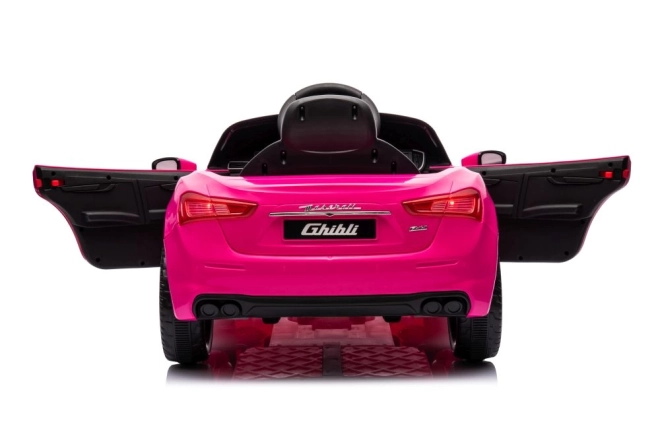 Accu auto Maserati Ghibli roze