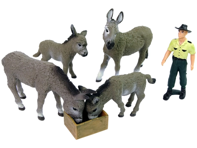 Realistic figures for creative play