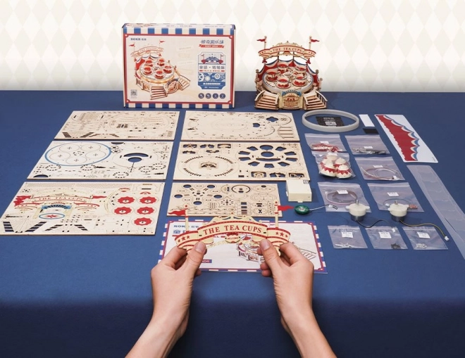 RoboTime 3D puzzel muziekdoos Kopjesdraaimolen