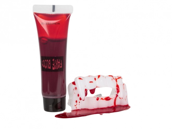 Set van nep tanden en bloed voor Halloween