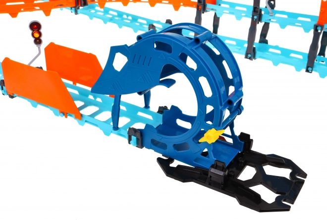Dynamic track with loops for action-packed rides