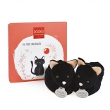 DOUDOU Geschenkset – erste Babyschühchen mit schwarzem Katzenmotiv 0–6 Monate