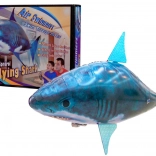 Op Afstand Bestuurbare Vliegende Ballon in de Vorm van een Blauwe Haai