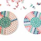 Houten mozaïek met pinnetjes en sjablonen