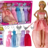 Pop met lang blond haar en accessoires