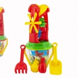 Set de sable avec moulin et moules