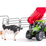 Tractor met aanhanger, stier en omheining voor kinderen