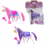 Eenhoorn met borstel en zadel