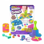 Kinetic Sand Squish N Create – squishing and creating