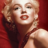 Puzzle MARILYN MONROE – Rotes Porträt 1000 Teile